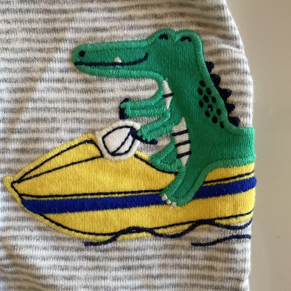 Carter’s Romper - Picture 2 of 3